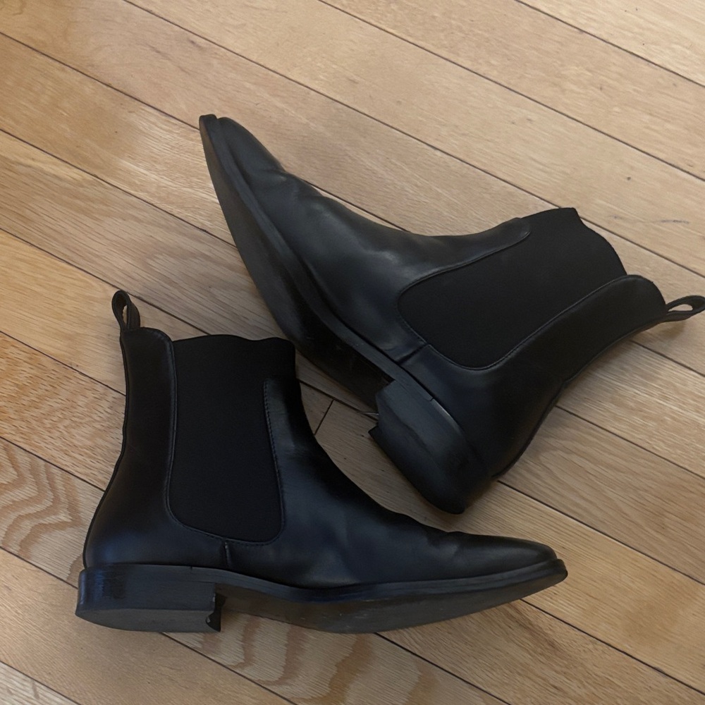 Everlane Square Toe Chelsea Boots Black